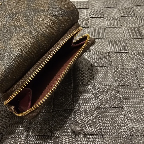 Coach Maroon Leather Wallet with Gold Details - Picture 3 of 4